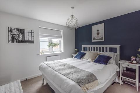 2 Bourne End, Upper Heyford, Bicester, OX25 5AE