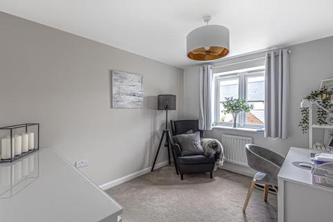 2 Bourne End, Upper Heyford, Bicester, OX25 5AE