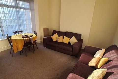 1 bedroom in a house share to rent, Room 5, Oakwood road, Sparkhill, Birmingham, B11 4HD