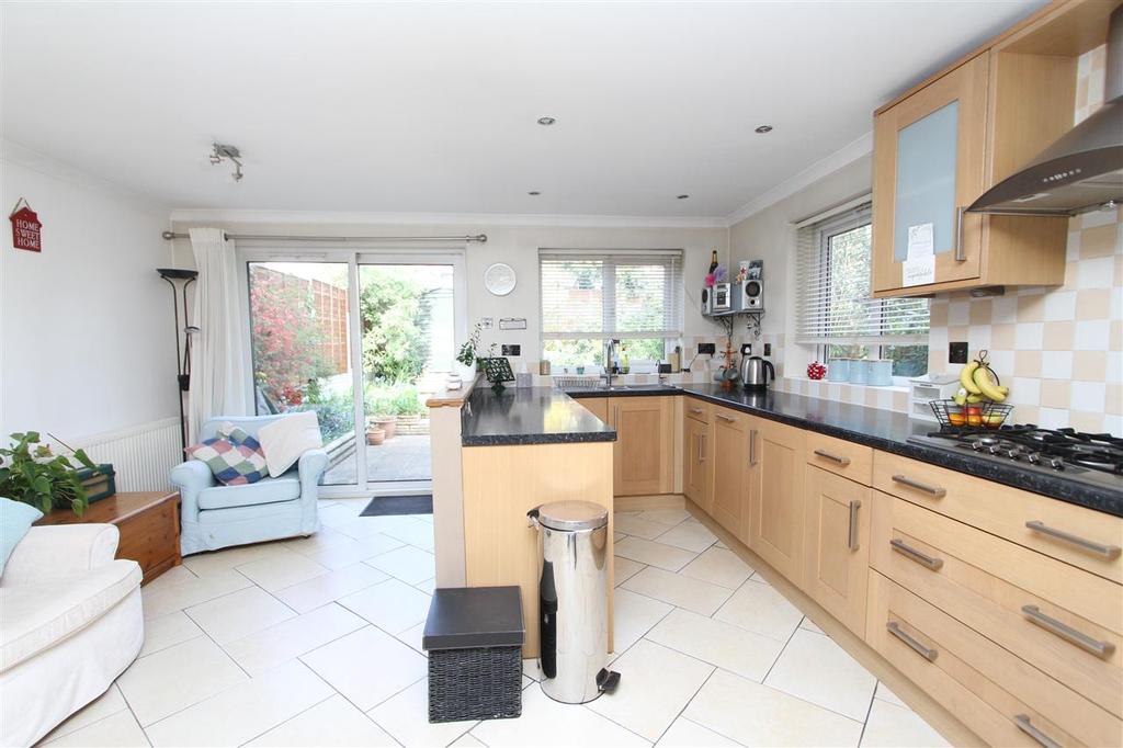 Kitchen / Dining