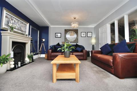 8 Queenscliffe Road, Ipswich, IP2 9AS