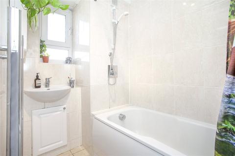 90d Mount Pleasant Lane, London, E5 9EN