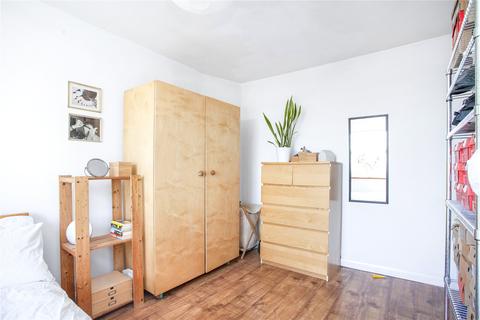 90d Mount Pleasant Lane, London, E5 9EN