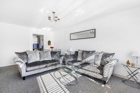10 Harleyford, Bromley, BR1 3HW