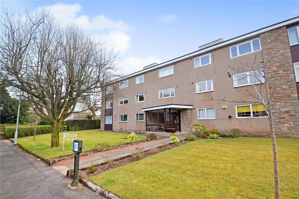 Kirkvale Court, Newton Mearns, G77 3 bed flat £189,000