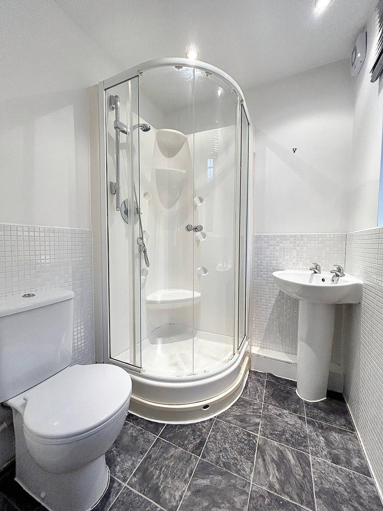En-suite bathroom