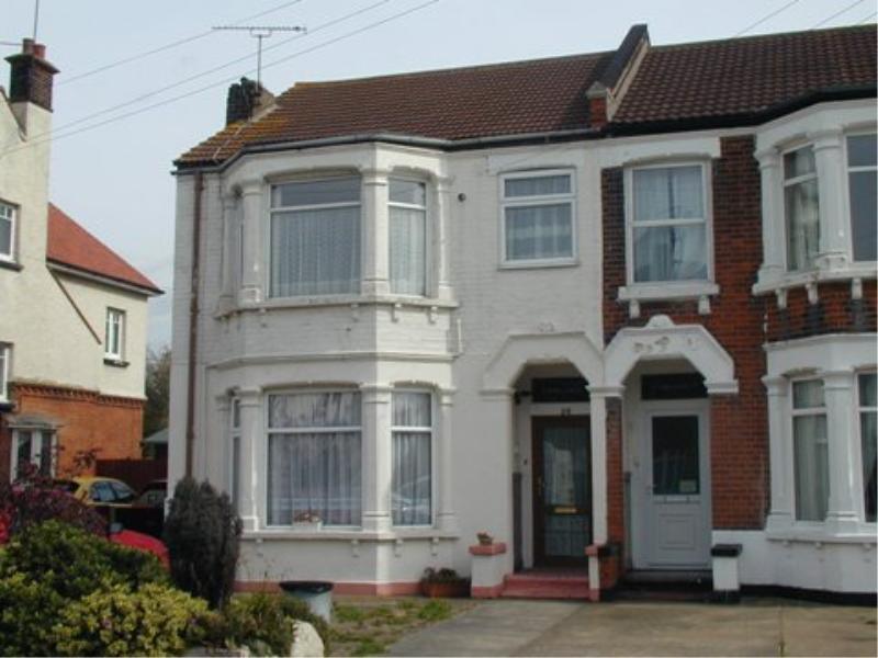Thoroughgood Road, ClactononSea... 1 bed flat £575 pcm (£133 pw)