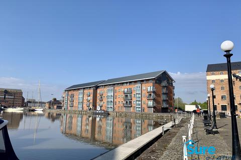 2 bedroom flat to rent, North Point, Gloucester Docks. GL1