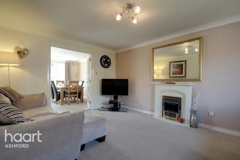 1 Whitebeam Close, Ashford, TN23 3QG