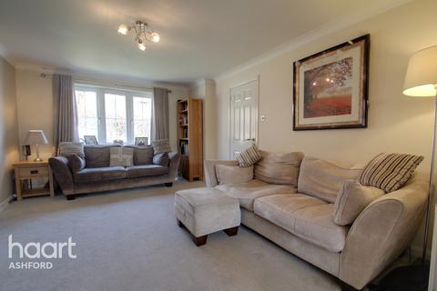 1 Whitebeam Close, Ashford, TN23 3QG