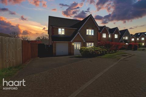 1 Whitebeam Close, Ashford, TN23 3QG