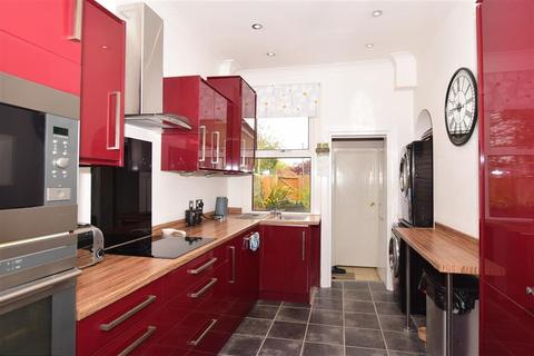 112 East Hill, Dartford, DA1 1SB