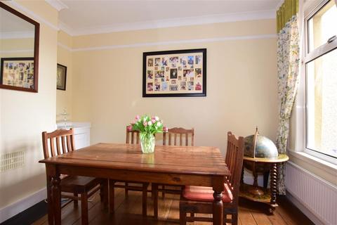 112 East Hill, Dartford, DA1 1SB