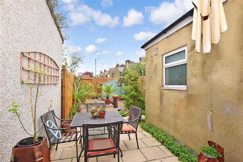 112 East Hill, Dartford, DA1 1SB