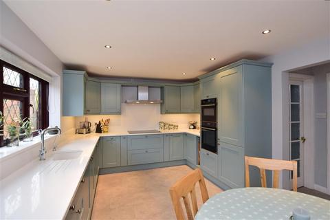 5 Pennington Close, Westbere, Canterbury, CT2 0HL