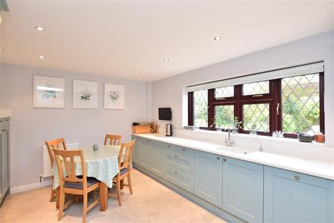 5 Pennington Close, Westbere, Canterbury, CT2 0HL