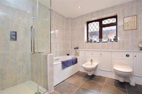 5 Pennington Close, Westbere, Canterbury, CT2 0HL