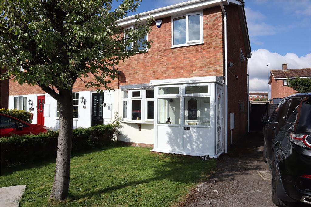 Rosewood Drive, Willenhall, WV12 2 bed semidetached house £150,000