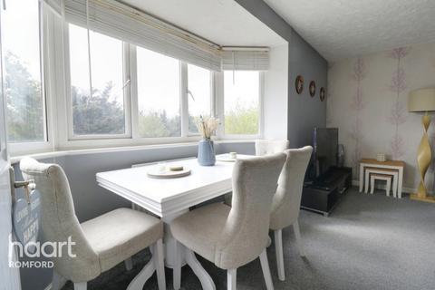 9 Campion Close, Rush Green, Romford, RM7 0WX