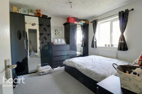9 Campion Close, Rush Green, Romford, RM7 0WX