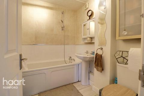 9 Campion Close, Rush Green, Romford, RM7 0WX