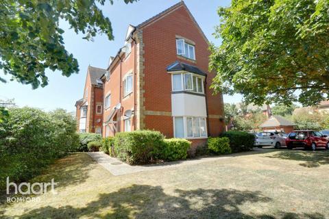 9 Campion Close, Rush Green, Romford, RM7 0WX