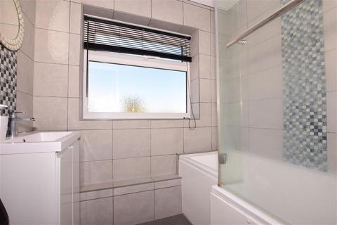 28 Leander Drive, Gravesend, DA12 4NE