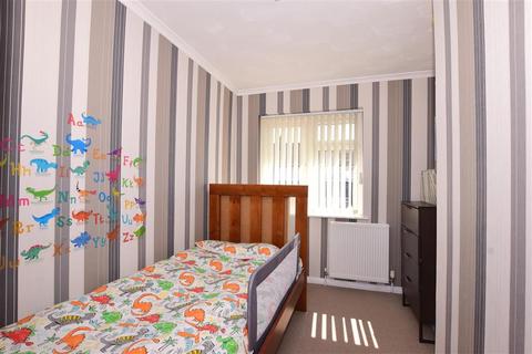 28 Leander Drive, Gravesend, DA12 4NE