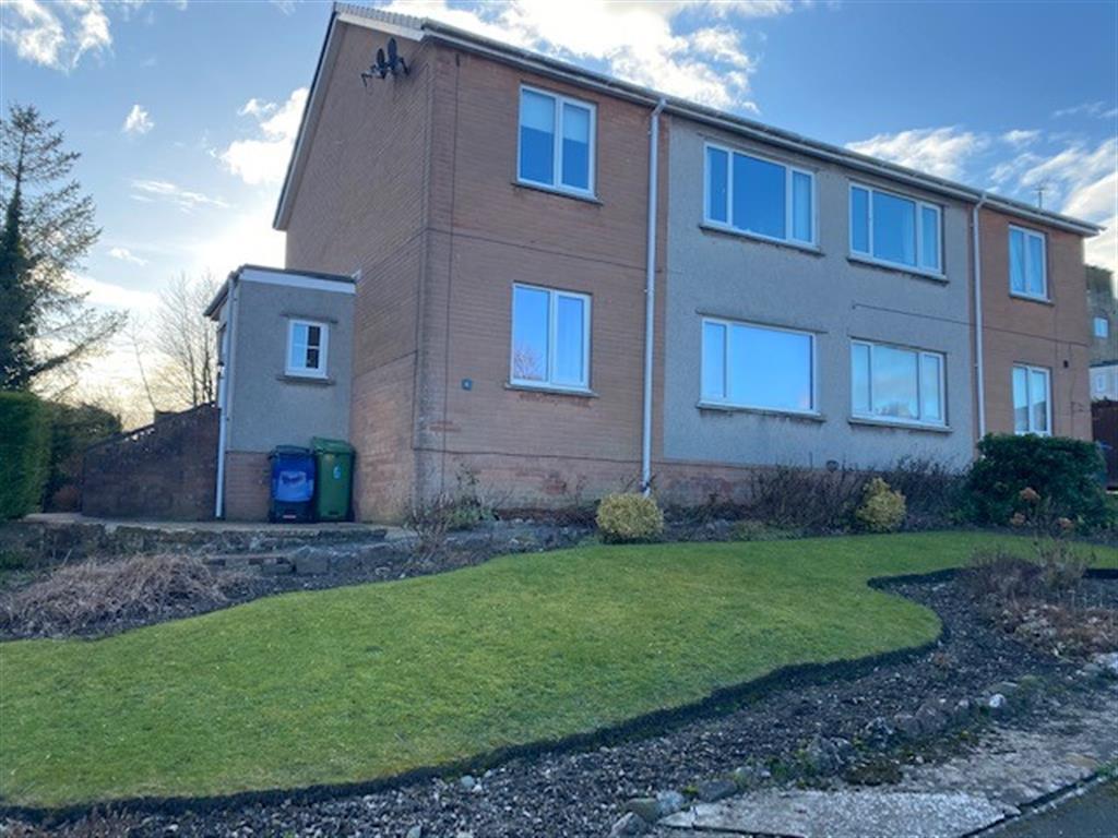 Thorncroft Gardens, Workington, CA14 4DP 2 bed ground floor flat £88,000