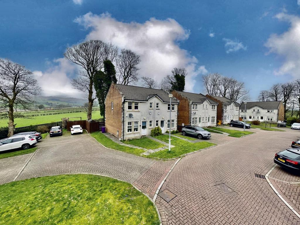 13 Redheugh Court, Kilbirnie 2 bed semidetached house £135,000
