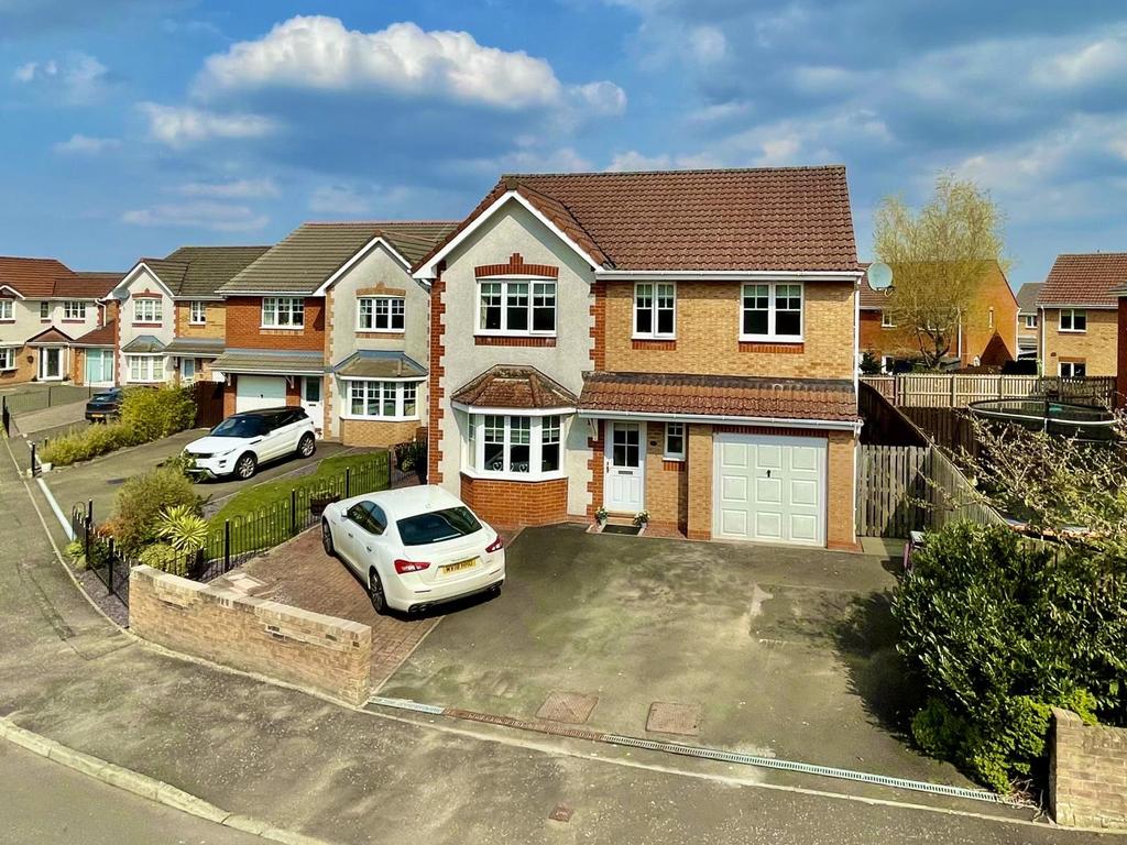 6 Mill Walk, Cambuslang 4 bed detached villa £205,000