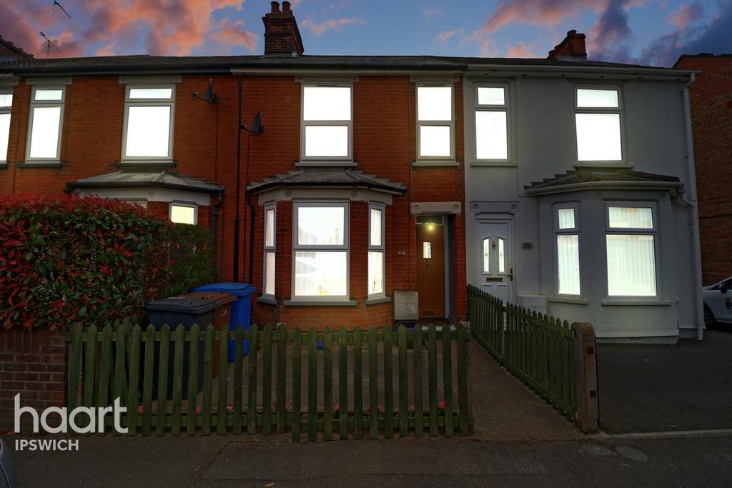 Britannia Road, Ipswich 3 bed terraced house £210,000