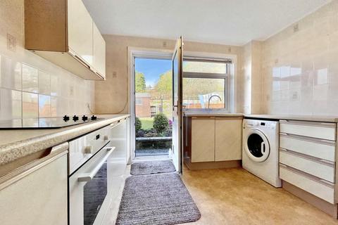 4 Avils Place, Kilbirnie, KA25 6BL