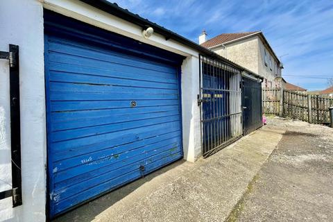 4 Avils Place, Kilbirnie, KA25 6BL