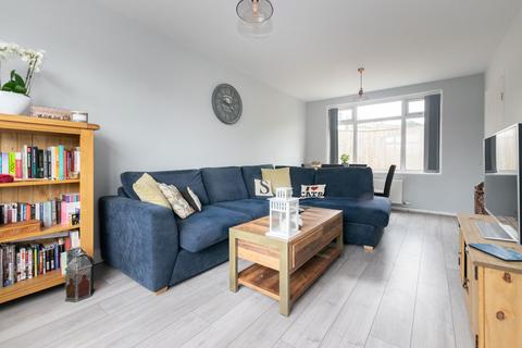 49 Deanswood Drive, Leeds, LS17 5JL