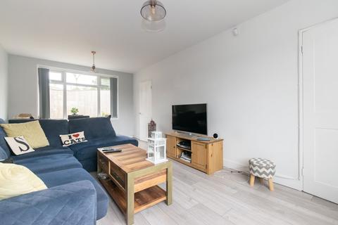 49 Deanswood Drive, Leeds, LS17 5JL
