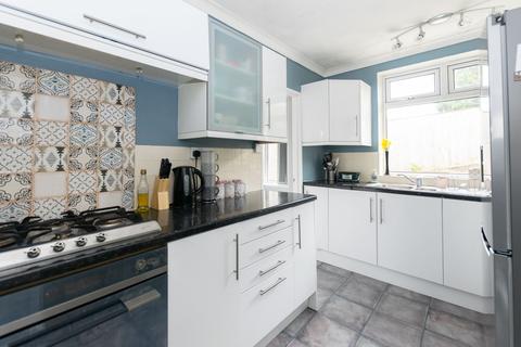 49 Deanswood Drive, Leeds, LS17 5JL