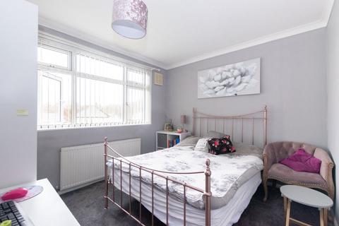 49 Deanswood Drive, Leeds, LS17 5JL