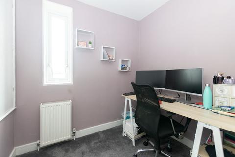 49 Deanswood Drive, Leeds, LS17 5JL