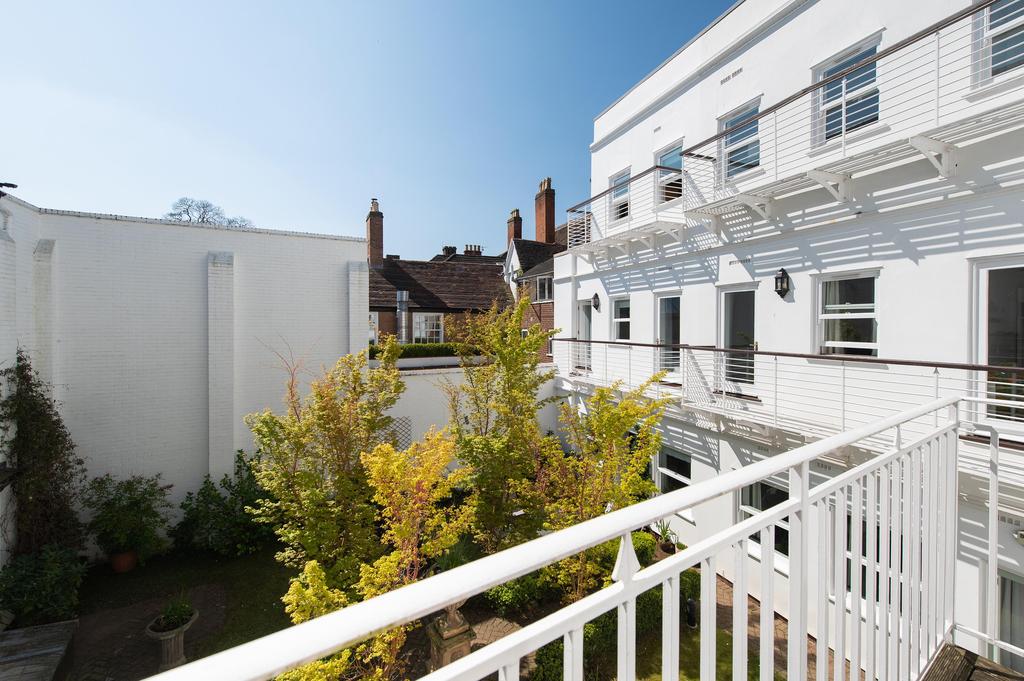 Neville Court, Castle Lane, Warwick, Warwickshire, CV34 2 bed apartment