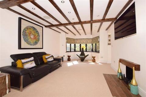 29 Manor Way, Purley, CR8 3BL