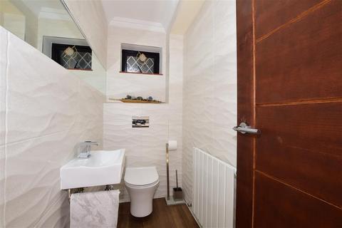 29 Manor Way, Purley, CR8 3BL