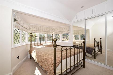 29 Manor Way, Purley, CR8 3BL