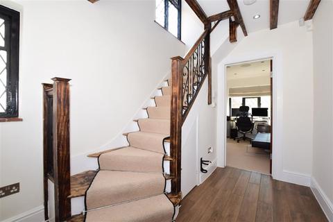 29 Manor Way, Purley, CR8 3BL