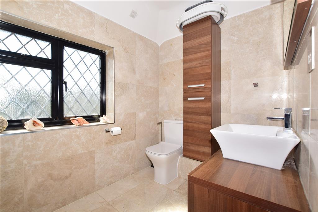 En Suite Bathroom