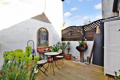 2 Arthur Street, Folkestone, CT19 6HE