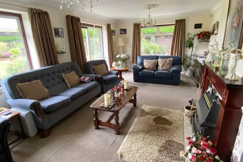 40 Fairway, Northampton, NN2 7JZ