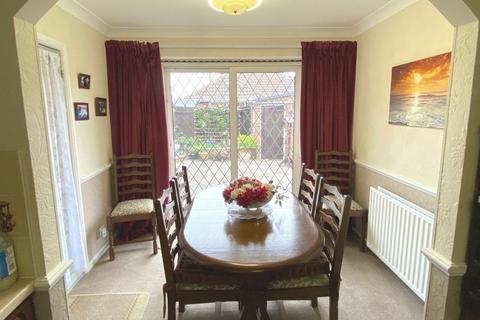 40 Fairway, Northampton, NN2 7JZ
