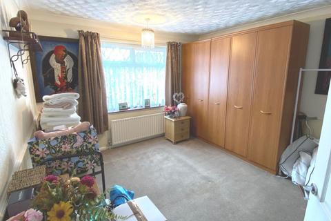 40 Fairway, Northampton, NN2 7JZ
