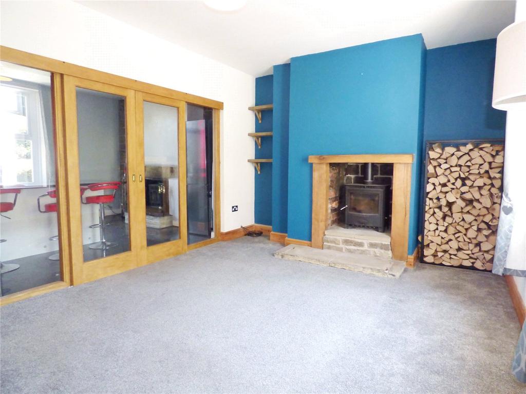 Lower Wellhouse, Golcar, Huddersfield, HD7 3 bed terraced house £850